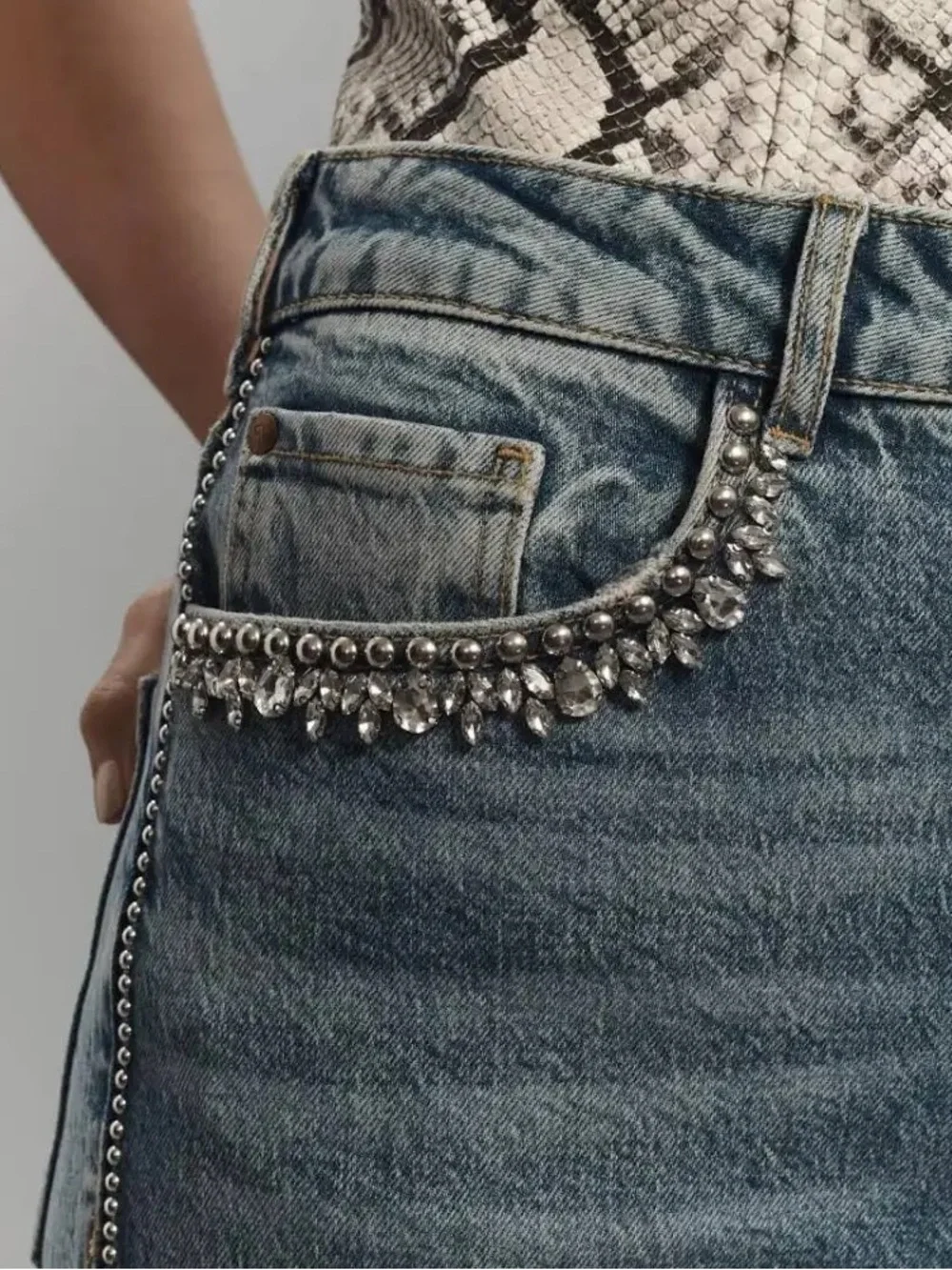 Pilcro Anthropologie Austyn Rhinestone Studded 27 High Rise Denim Jeans - Picture 3 of 13